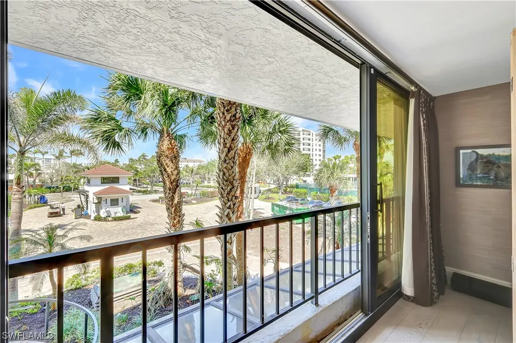 2302 Gulf Shore Boulevard N Naples FL 34103