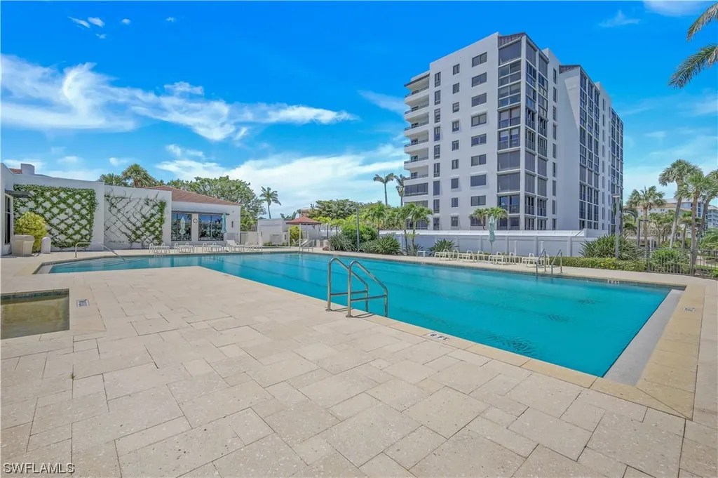 2302 Gulf Shore Boulevard N Naples FL 34103