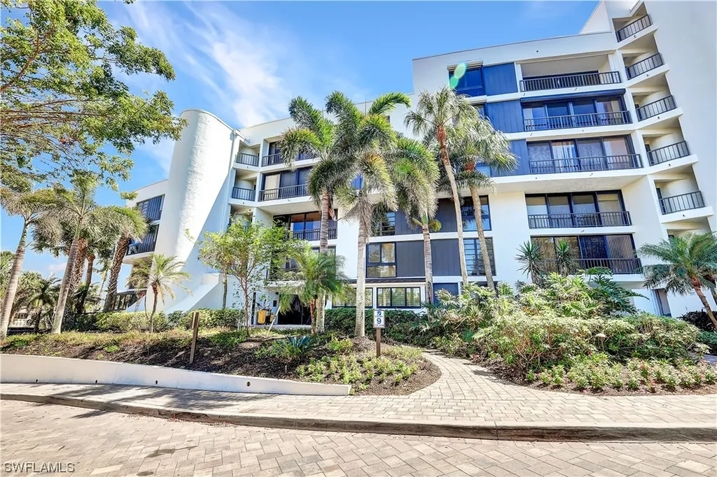 2302 Gulf Shore Boulevard N Naples FL 34103