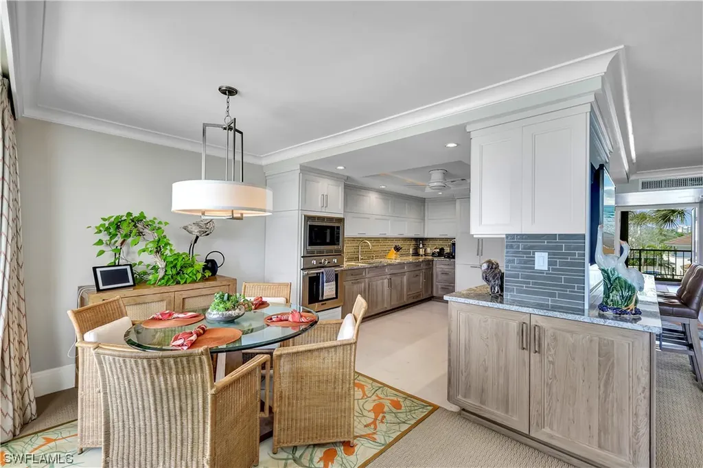 2302 Gulf Shore Boulevard N Naples FL 34103