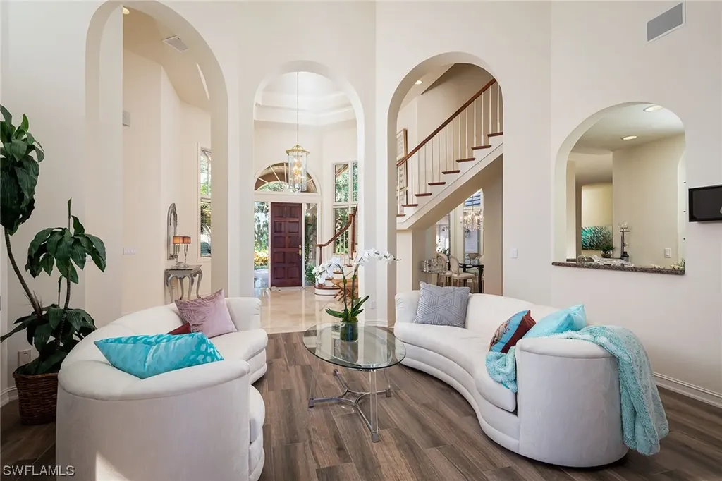 874 Barcarmil Way Naples FL 34110