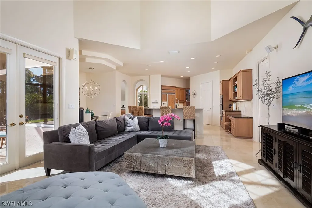 874 Barcarmil Way Naples FL 34110