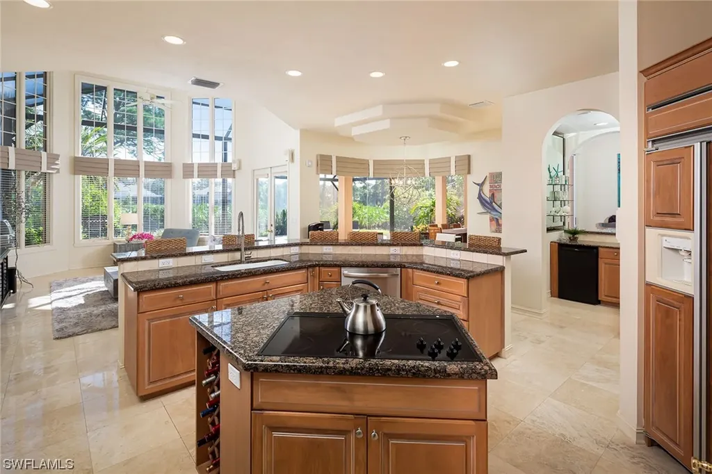 874 Barcarmil Way Naples FL 34110