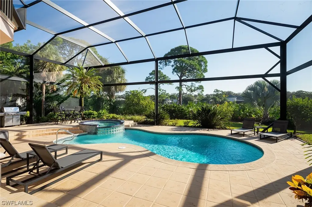 874 Barcarmil Way Naples FL 34110