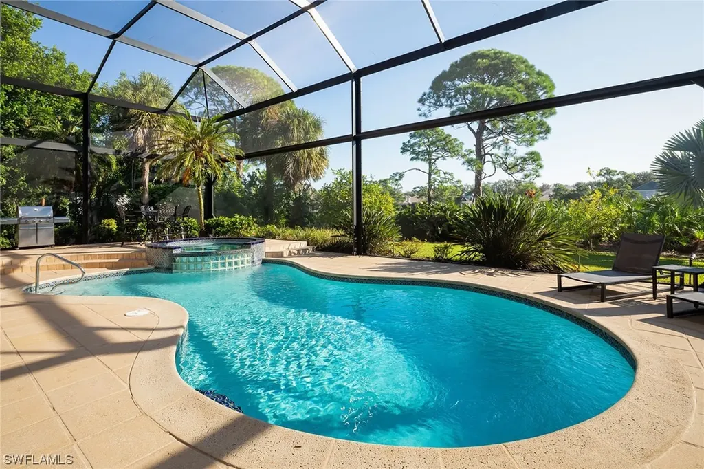 874 Barcarmil Way Naples FL 34110