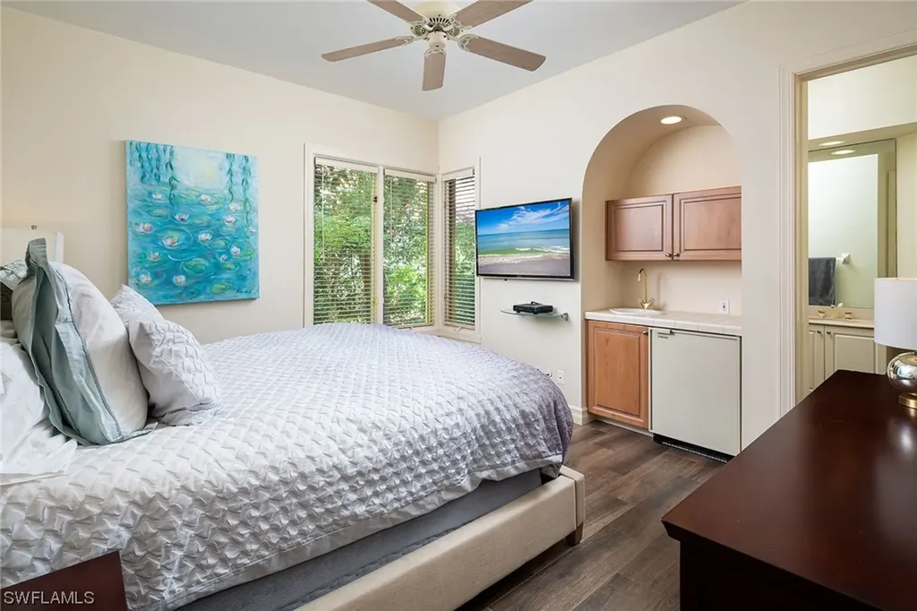 874 Barcarmil Way Naples FL 34110