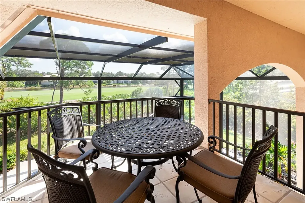 874 Barcarmil Way Naples FL 34110