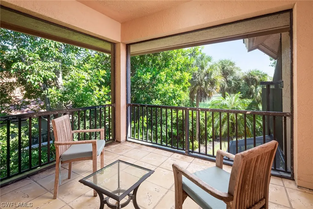 874 Barcarmil Way Naples FL 34110