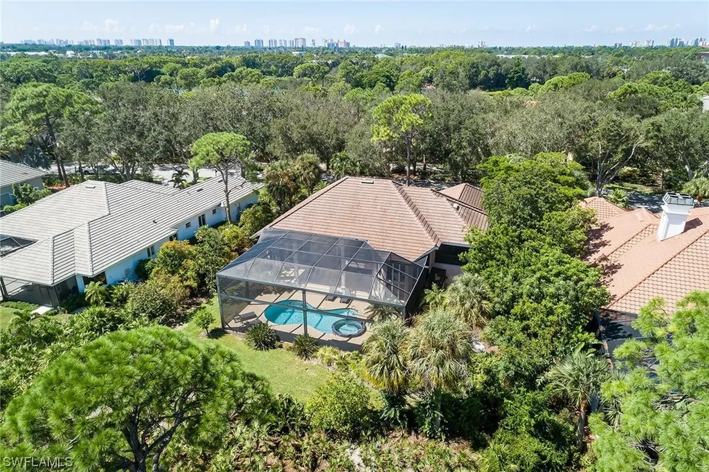 874 Barcarmil Way Naples FL 34110