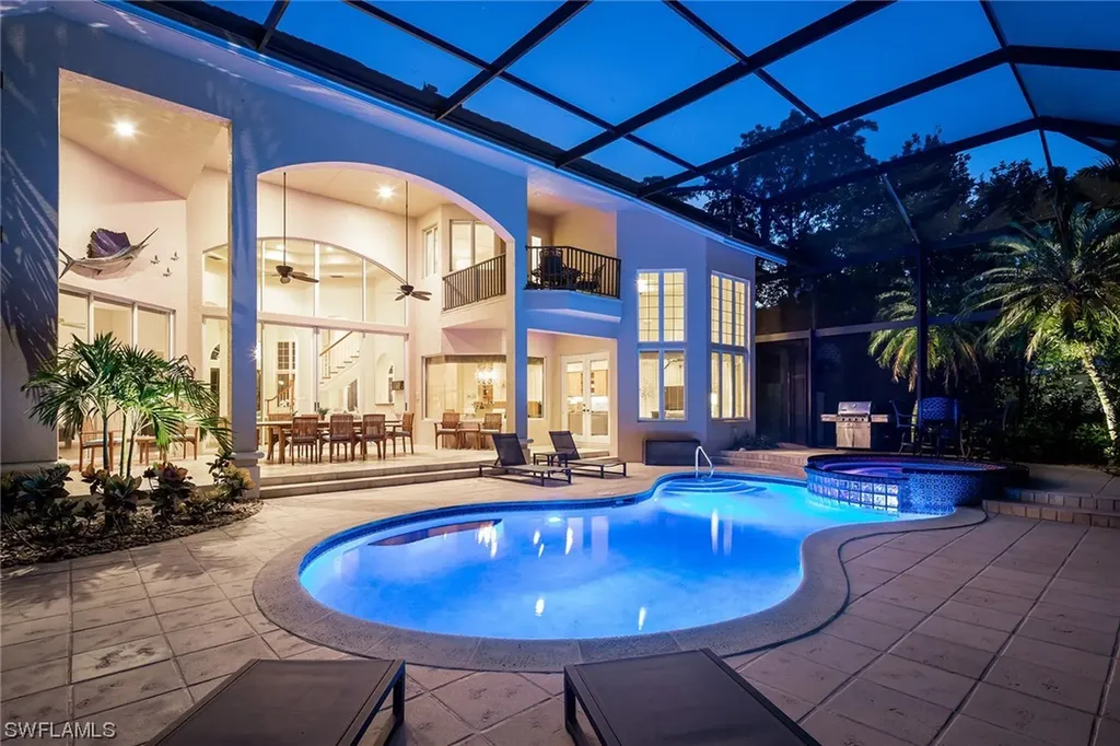 874 Barcarmil Way Naples FL 34110