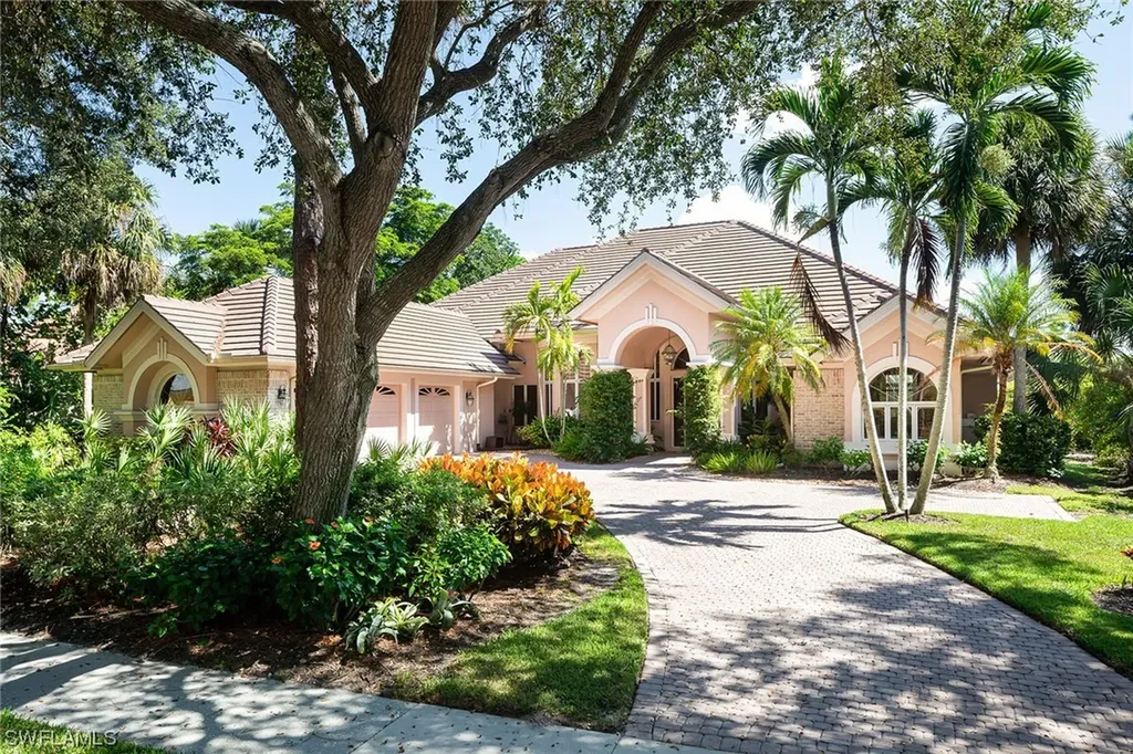 874 Barcarmil Way Naples FL 34110