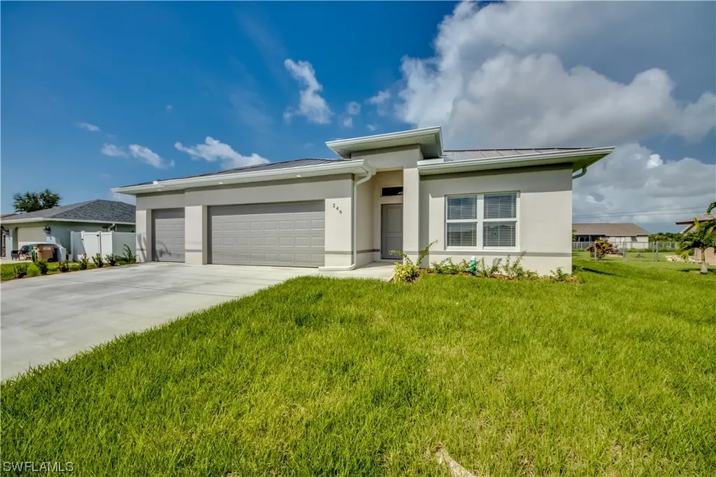 471 NE 3rd Court Cape Coral FL 33909