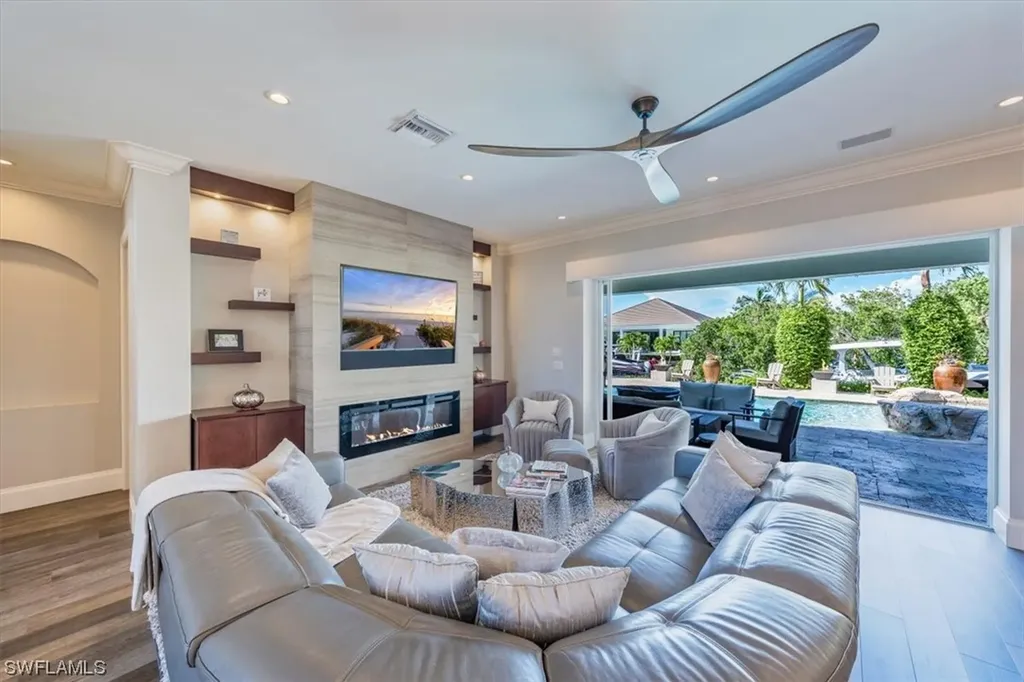 1435 Osprey Avenue Naples FL 34102
