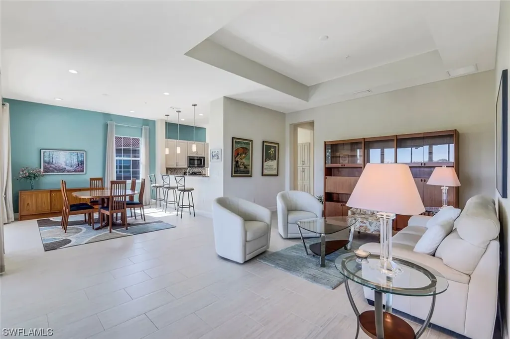 608 El Camino Real Naples FL 34119