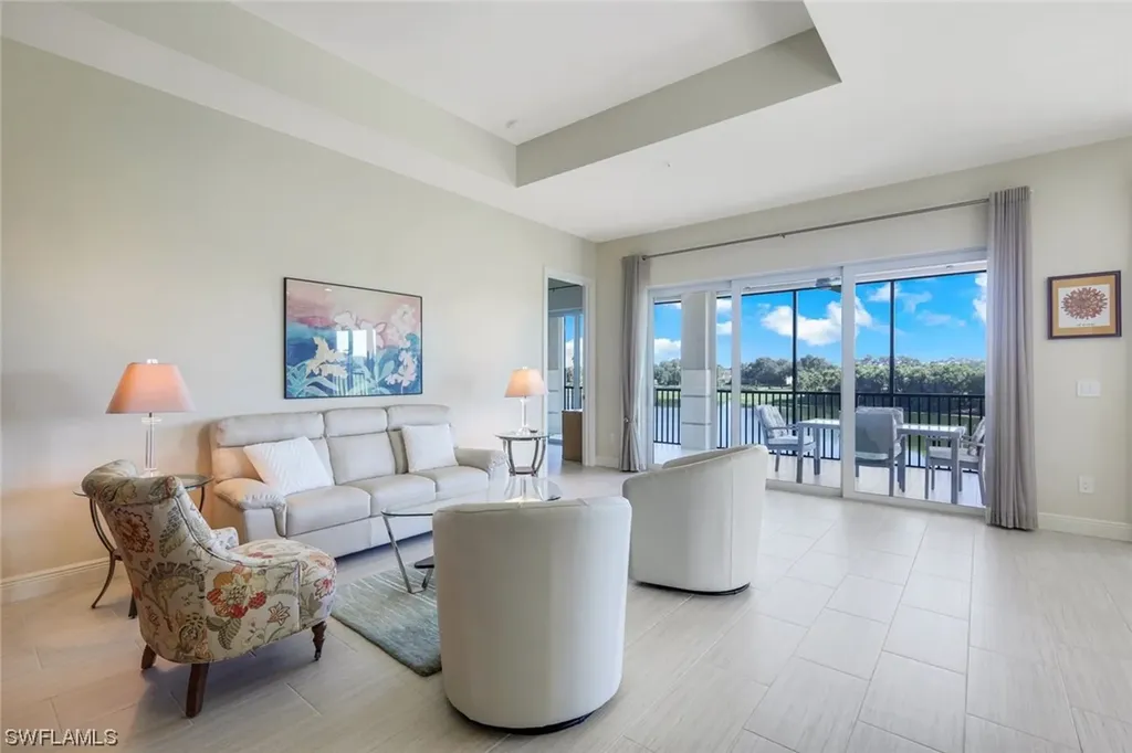 608 El Camino Real Naples FL 34119