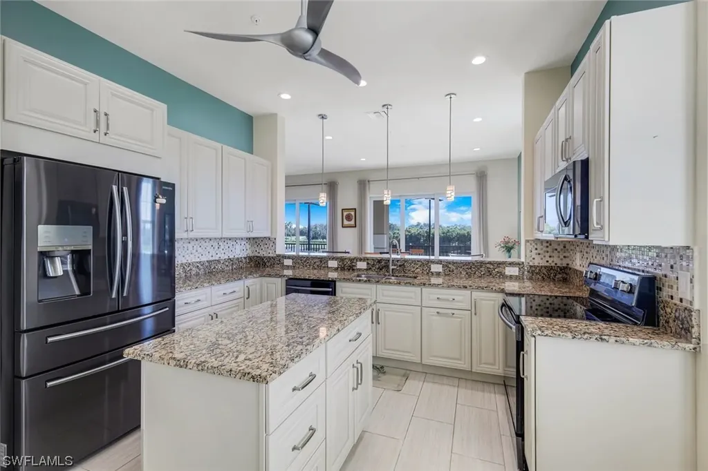 608 El Camino Real Naples FL 34119