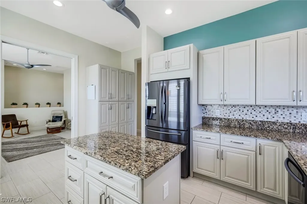 608 El Camino Real Naples FL 34119