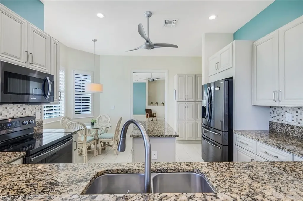 608 El Camino Real Naples FL 34119