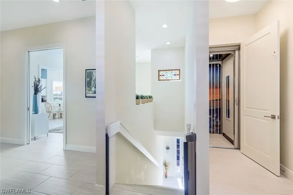 608 El Camino Real Naples FL 34119