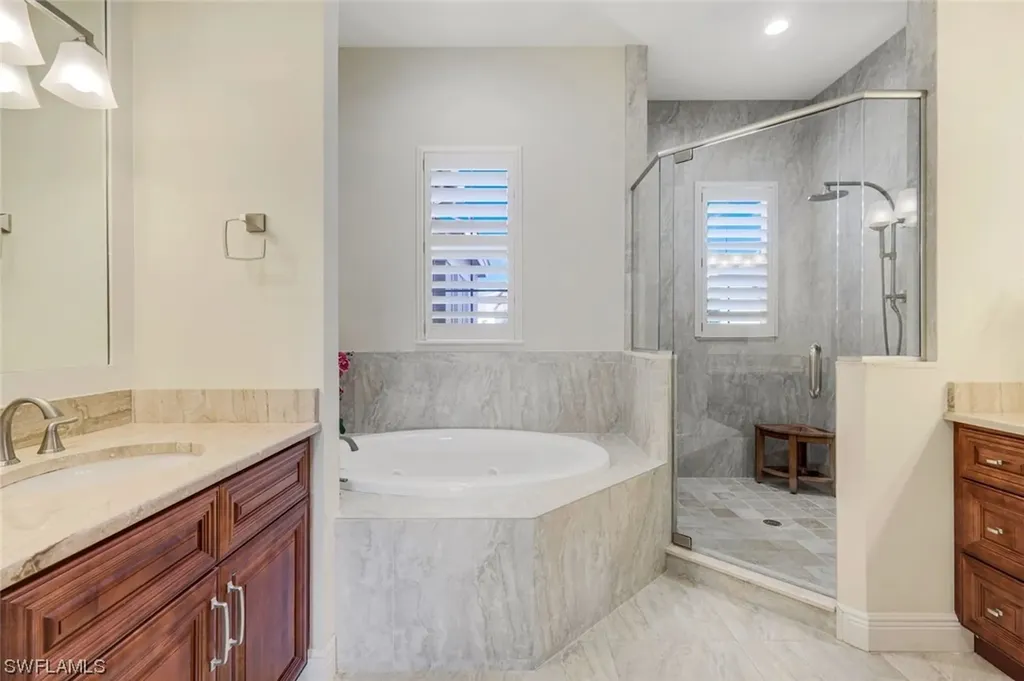608 El Camino Real Naples FL 34119