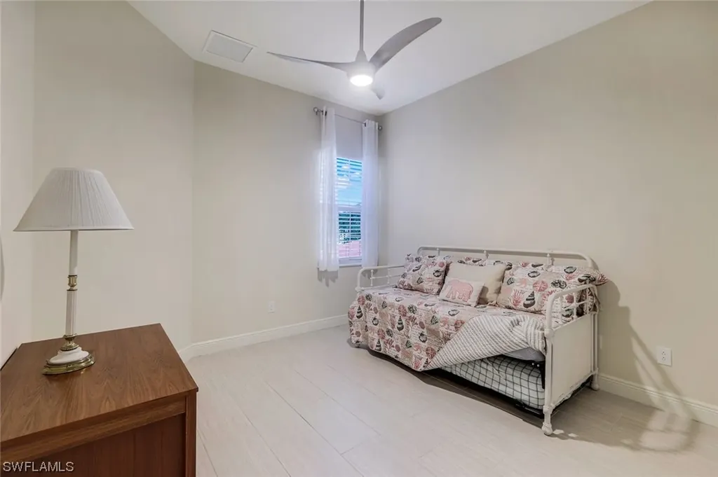 608 El Camino Real Naples FL 34119