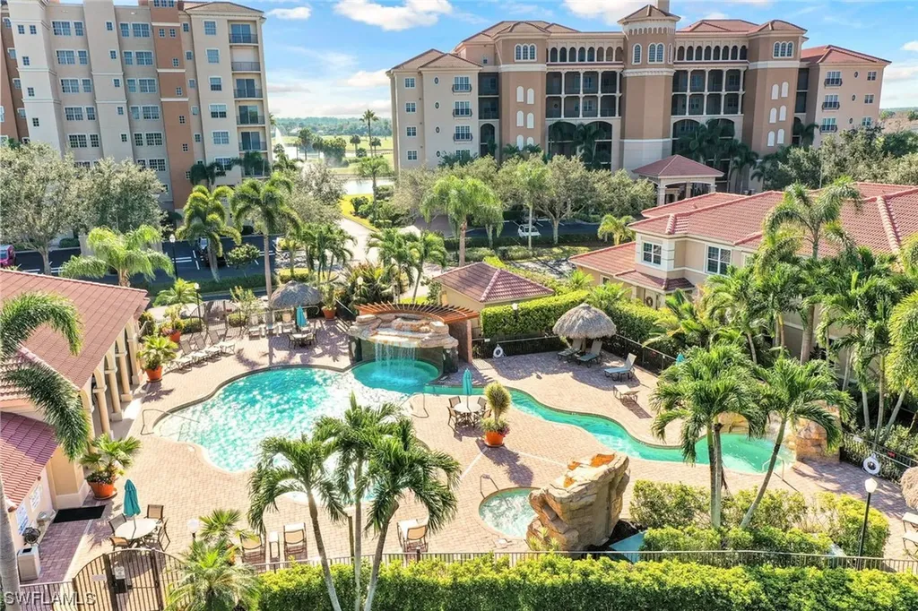 608 El Camino Real Naples FL 34119