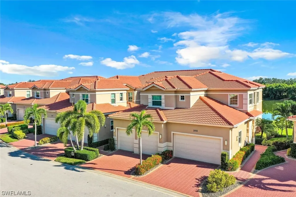 608 El Camino Real Naples FL 34119