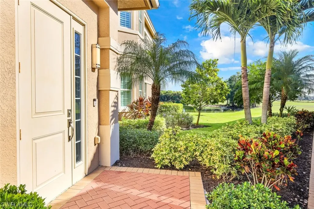 608 El Camino Real Naples FL 34119