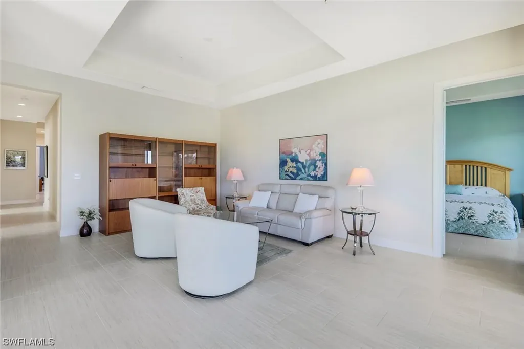 608 El Camino Real Naples FL 34119