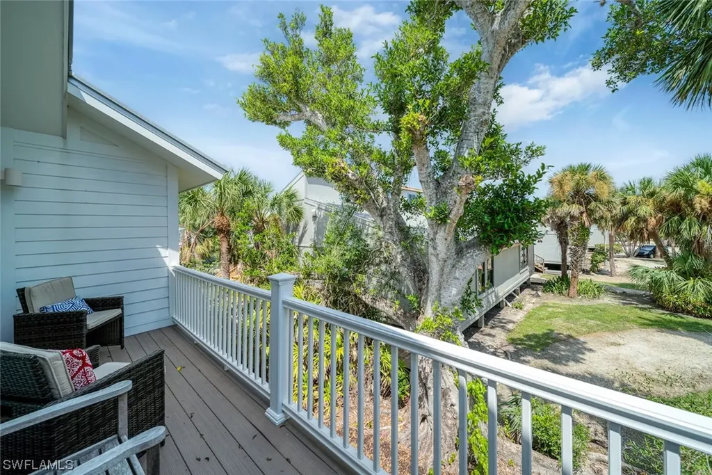 721 Cardium Street Sanibel FL 33957