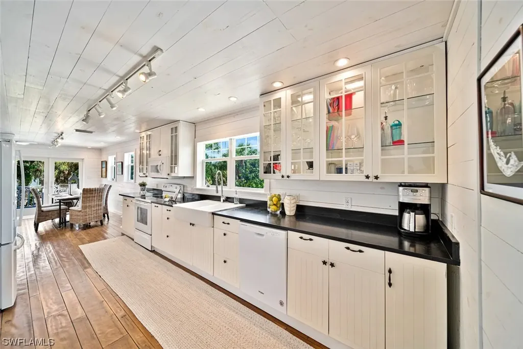 721 Cardium Street Sanibel FL 33957