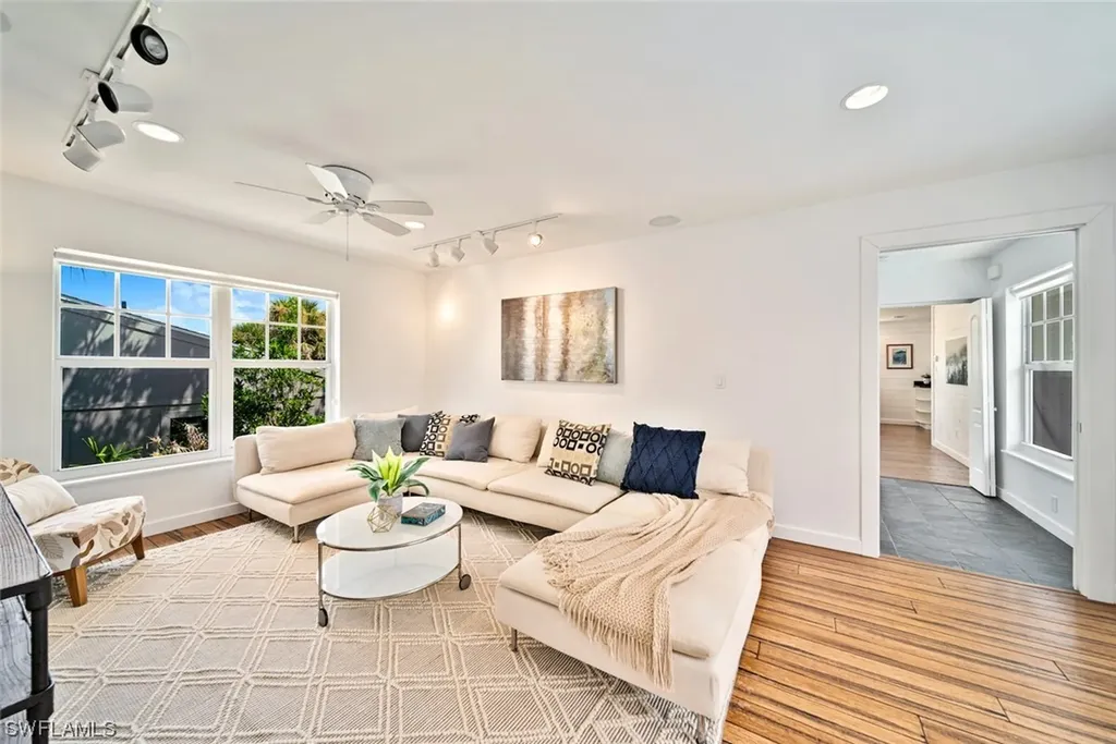 721 Cardium Street Sanibel FL 33957