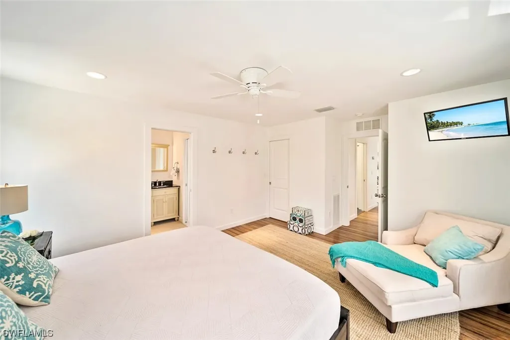 721 Cardium Street Sanibel FL 33957