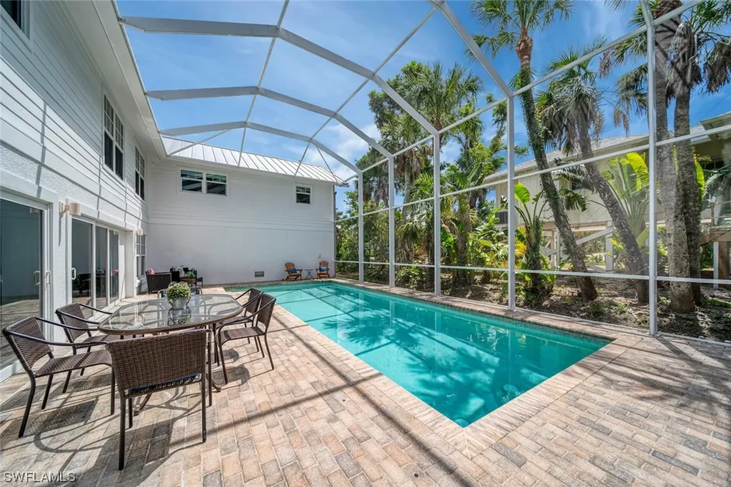 721 Cardium Street Sanibel FL 33957
