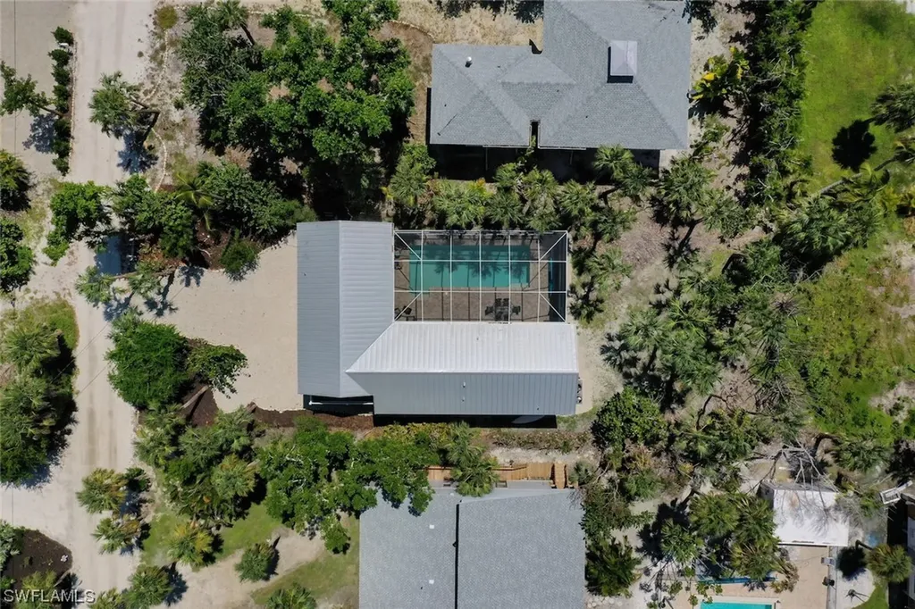 721 Cardium Street Sanibel FL 33957