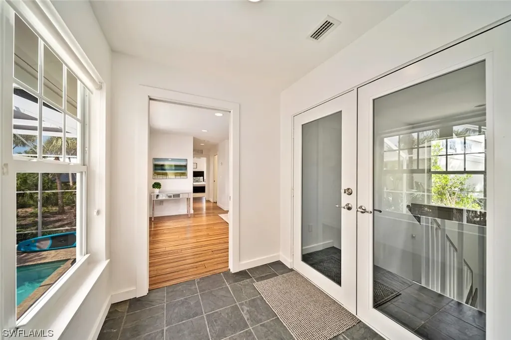 721 Cardium Street Sanibel FL 33957