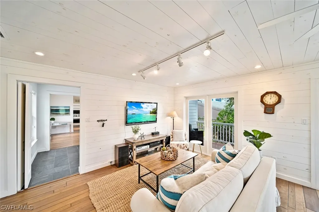 721 Cardium Street Sanibel FL 33957