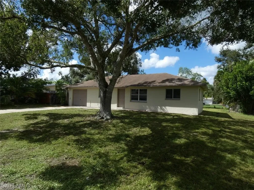 2165 Tropic Avenue Fort Myers FL 33905