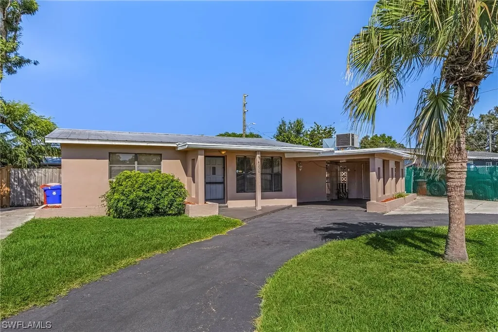 4330 Lagg Avenue Fort Myers FL 33901