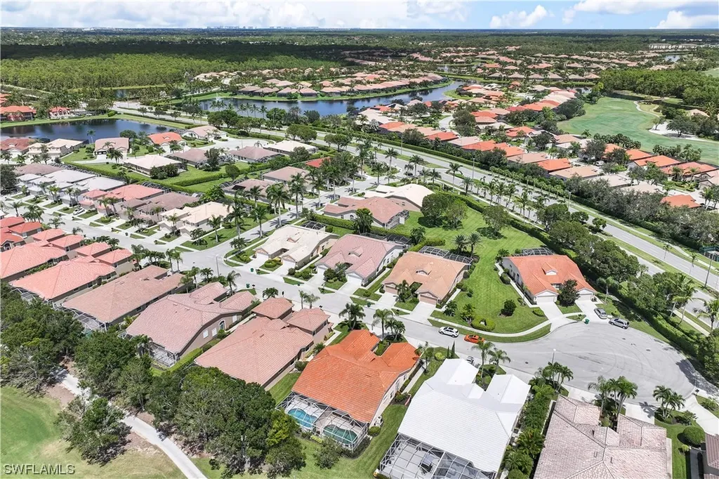 6667 Castlelawn Place Naples FL 34113