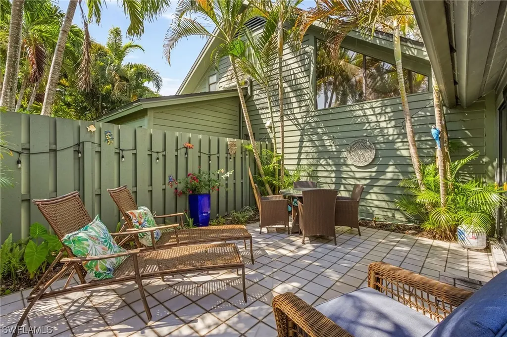 1301 Solana Road Naples FL 34103