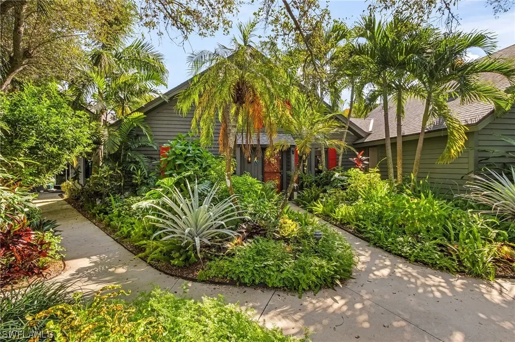 1301 Solana Road Naples FL 34103