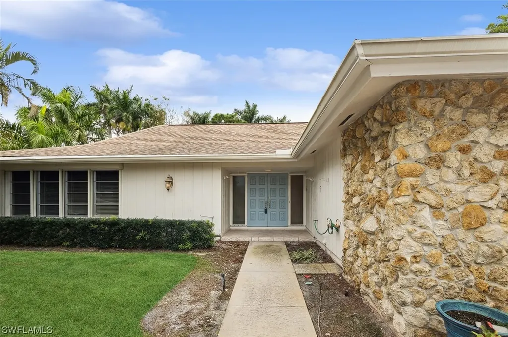 436 Putter Point Court Naples FL 34103