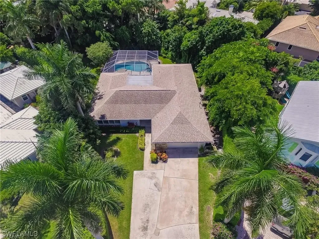 436 Putter Point Court Naples FL 34103