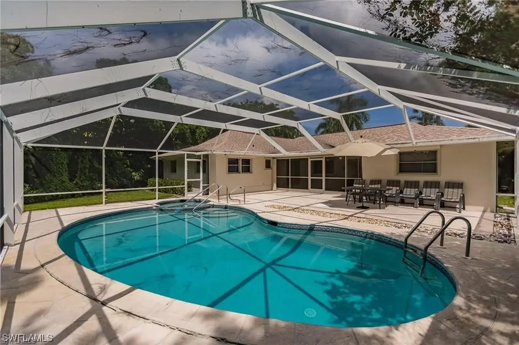 436 Putter Point Court Naples FL 34103