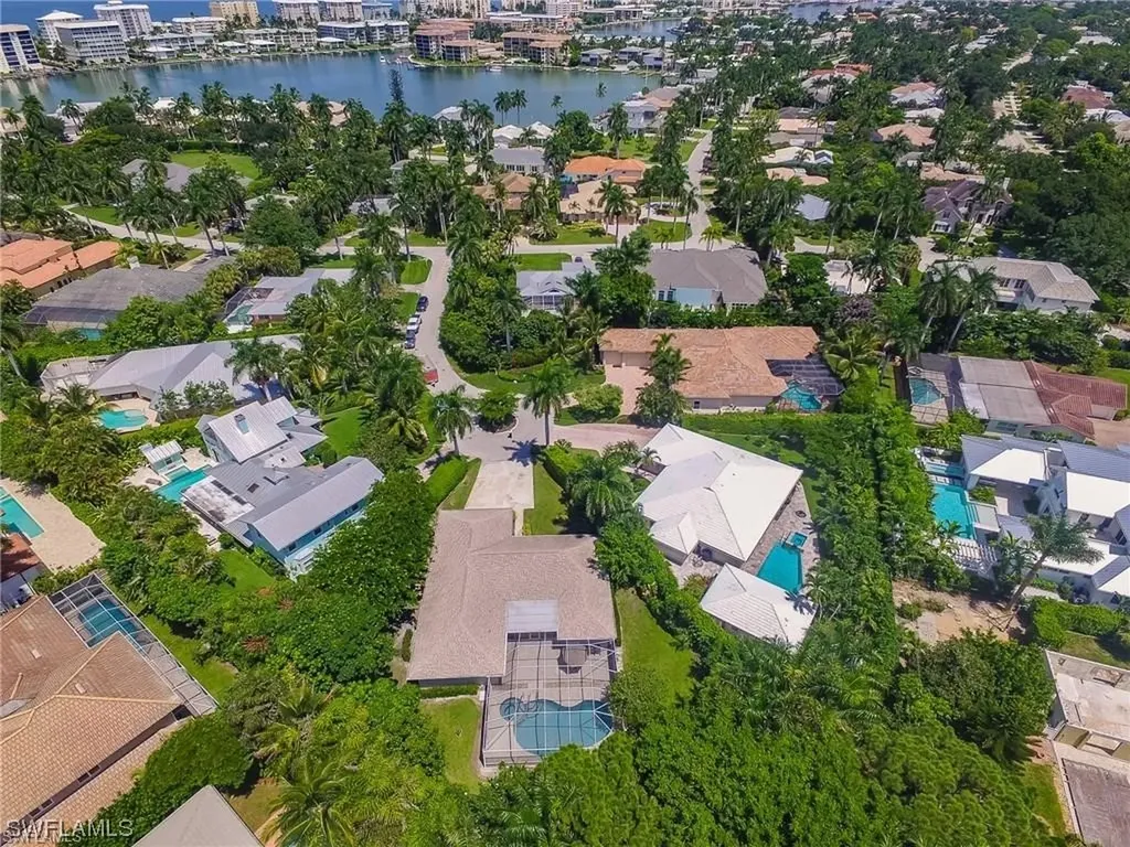 436 Putter Point Court Naples FL 34103