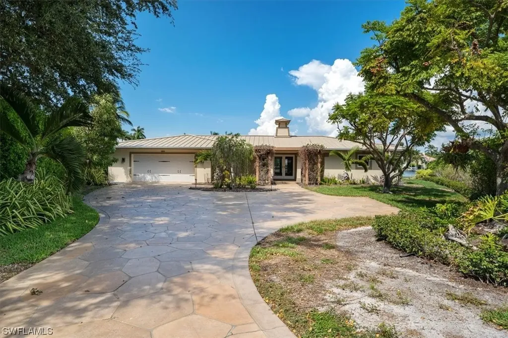 1844 Hurricane Harbor Lane Naples FL 34102