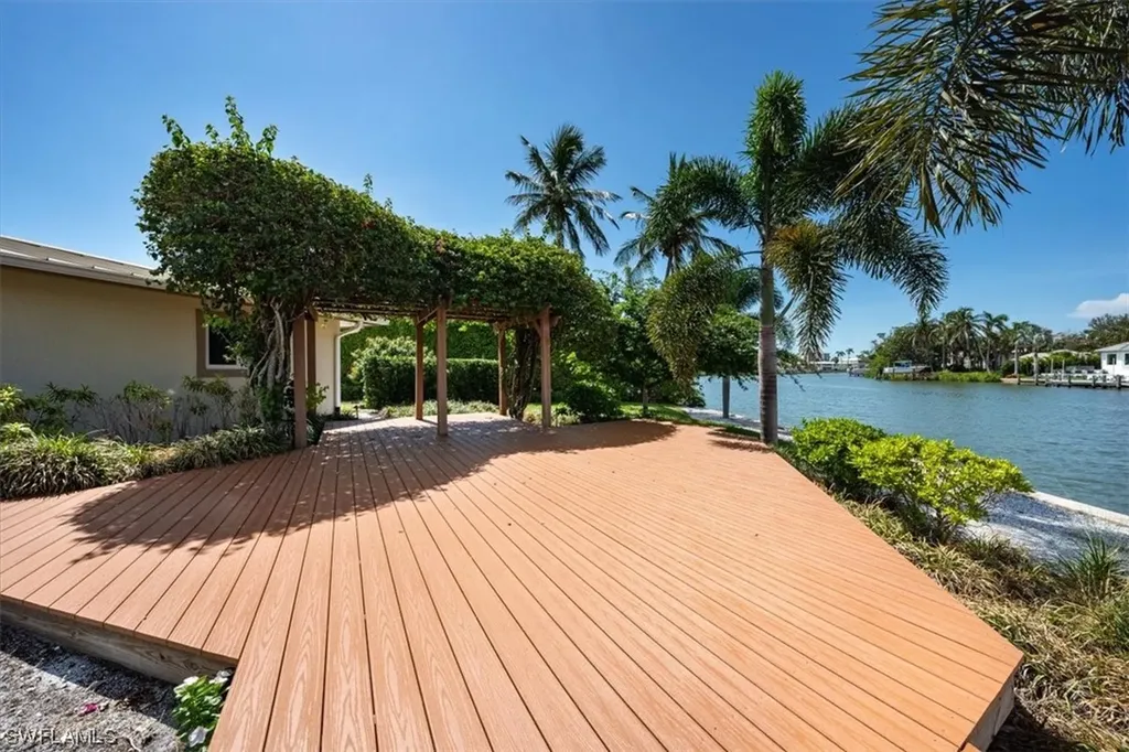 1844 Hurricane Harbor Lane Naples FL 34102