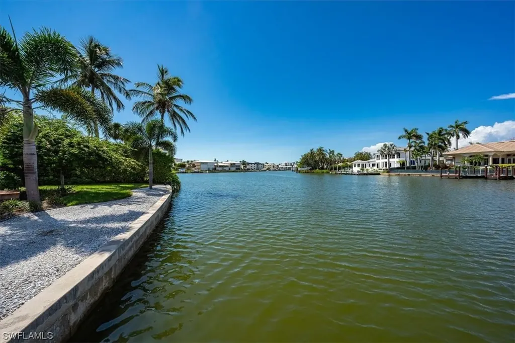 1844 Hurricane Harbor Lane Naples FL 34102