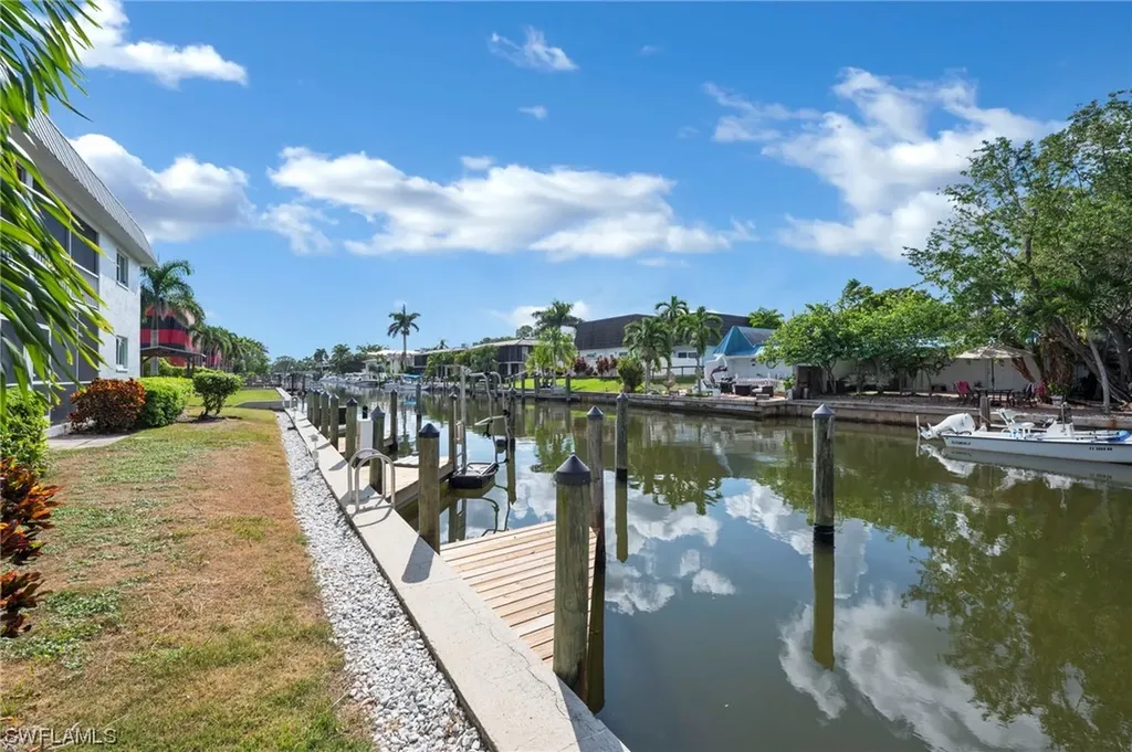 Naples FL, 1320 Blue Point Avenue, Unit 7